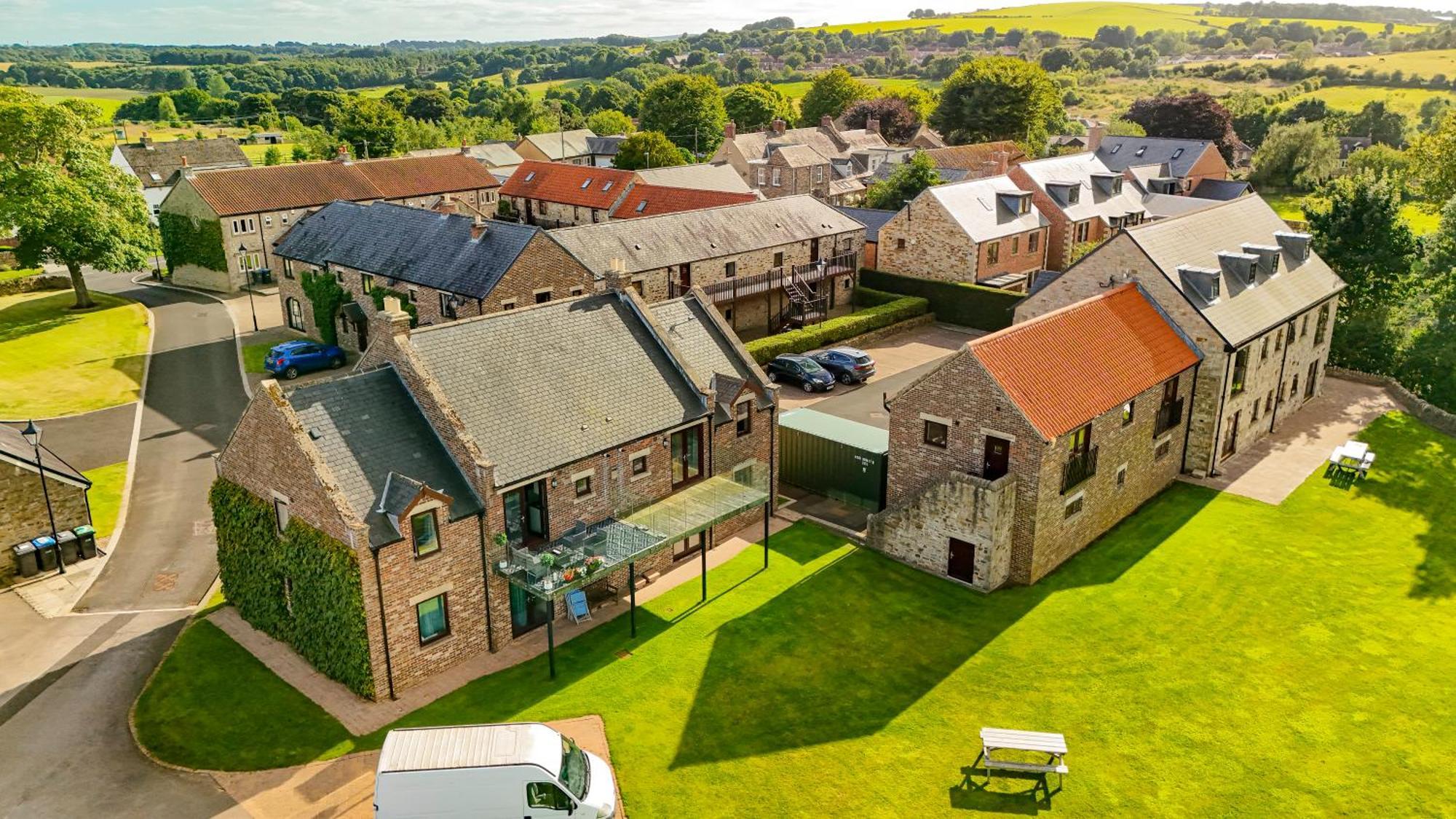 Plawsworth Hall Serviced Cottages And Apartments Дарем Экстерьер фото